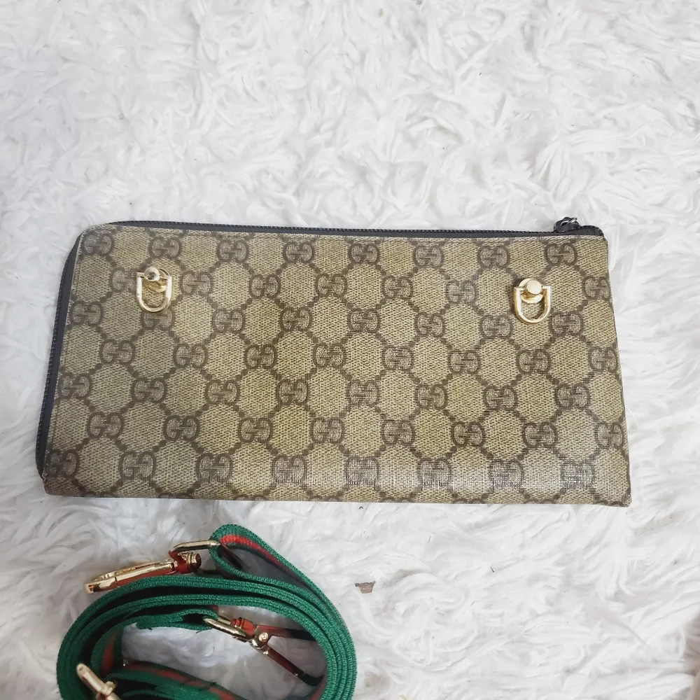 Authentic Gucci Brown Monogram Crossbody Bag. Includes 3 Straps. - Picture 3 of 15